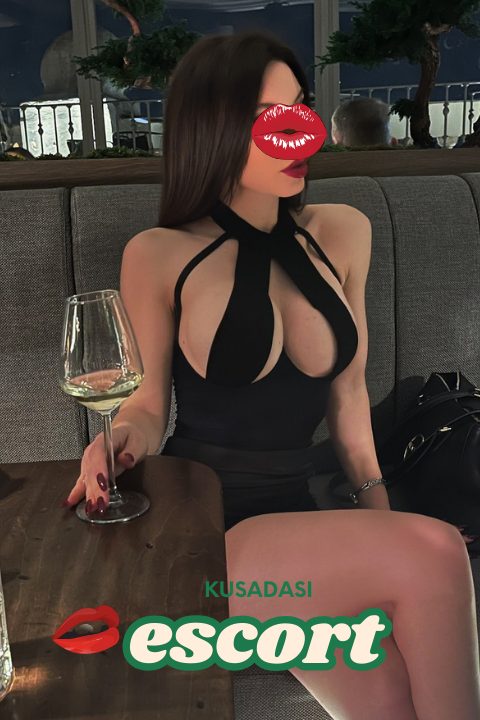 Kuşadası Escort Ayda Özgür Gecelerin Ateşi Benim